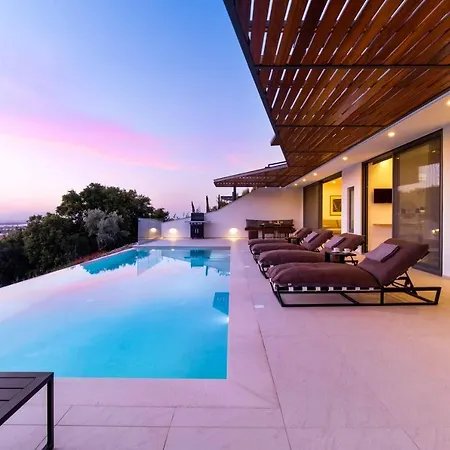 Villa Beyond The Horizon *
