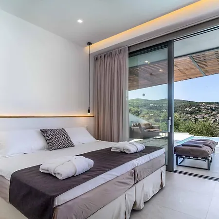 Villa Beyond The Horizon *